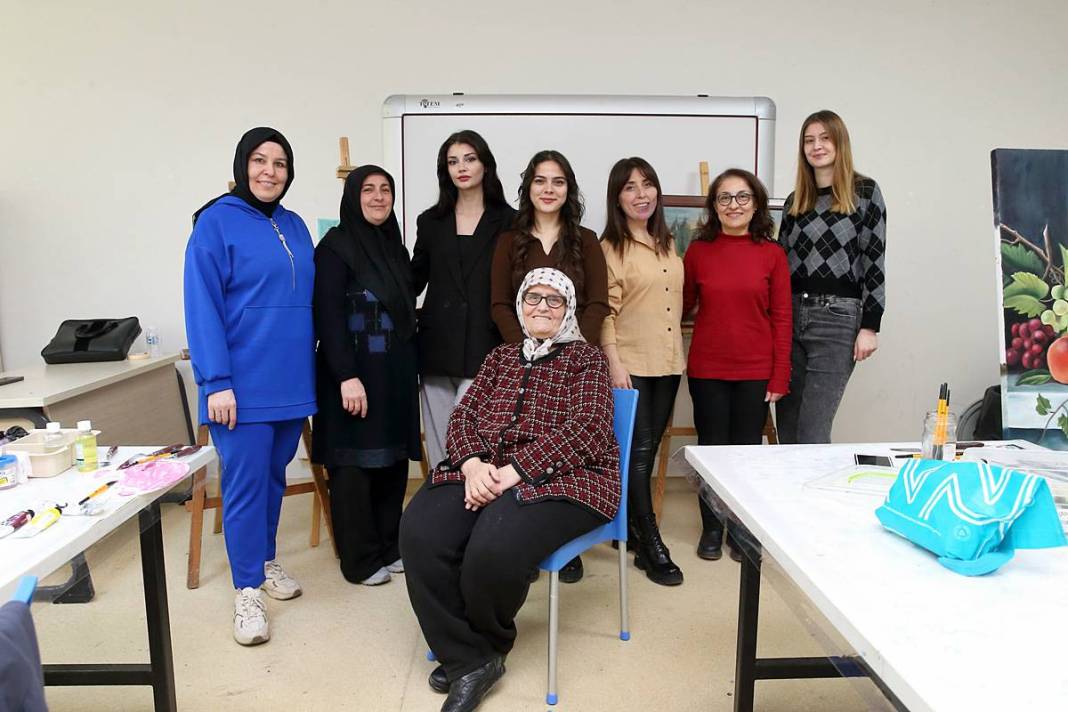 Mahalle baskısına boyun eğmedi, 81 yaşında ezberleri bozdu 1